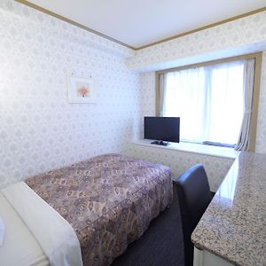 Single Room Smoking